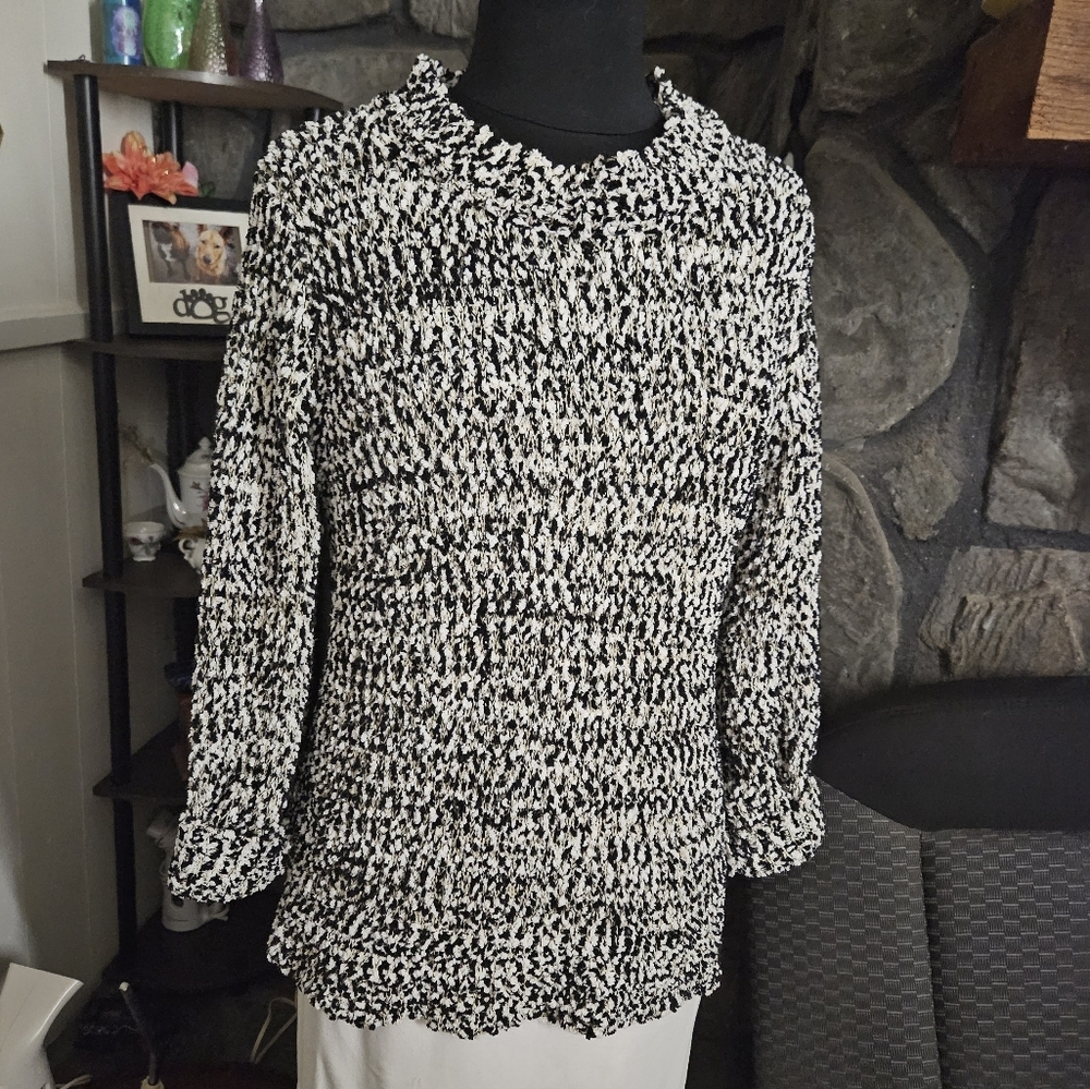 New Directions Black & White Knitted Sweater